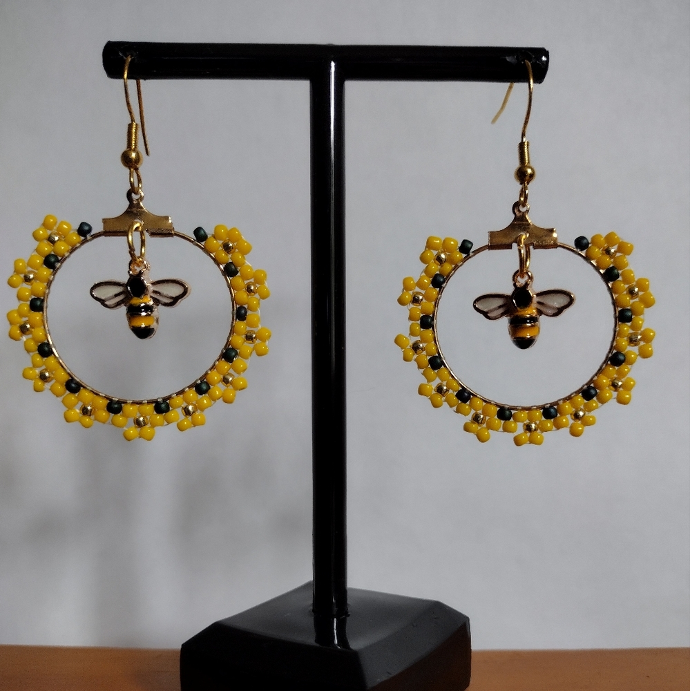 Gorgeous 2" Beaded Yellow Daisy Flower Hoop Enamel Bee Dangle S925 Earrings